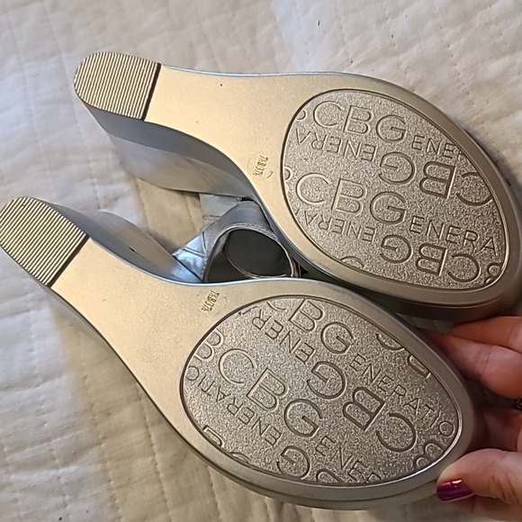 Bcbgeneration wedges 7 1/2 - Picture 4 of 7